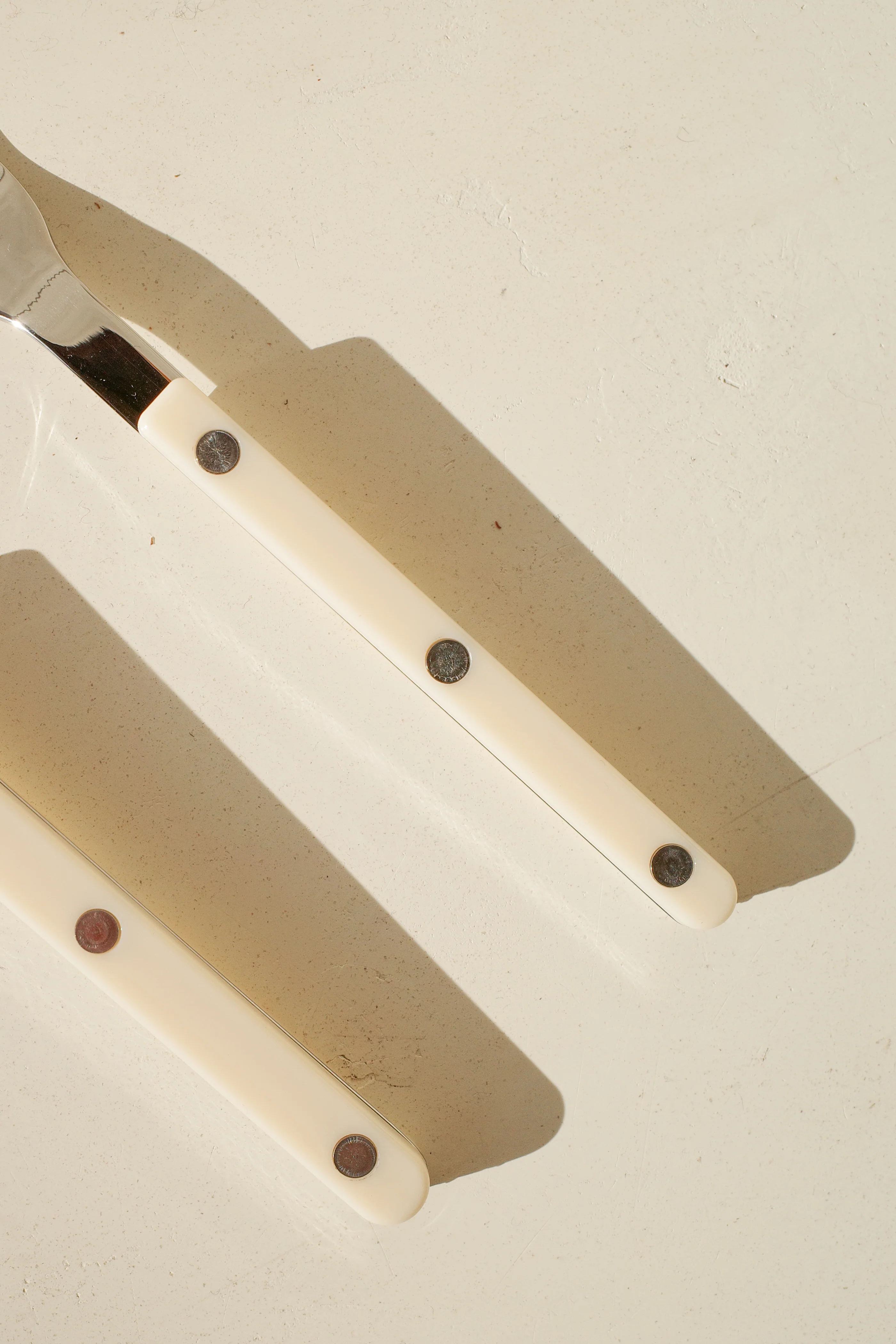 Ivory 5 Piece Place Setting - Image 5