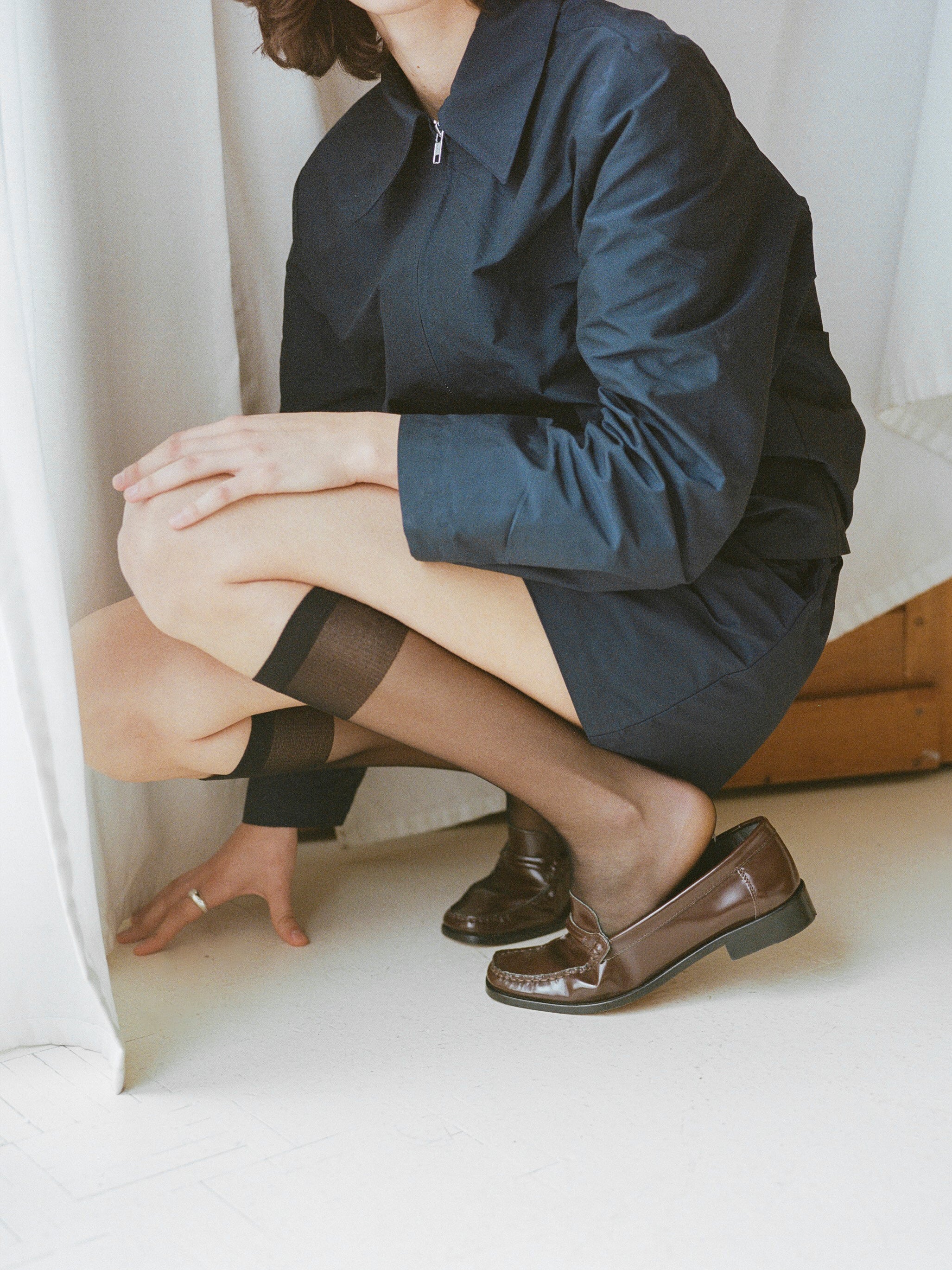 Elian in Chestnut - Image 4