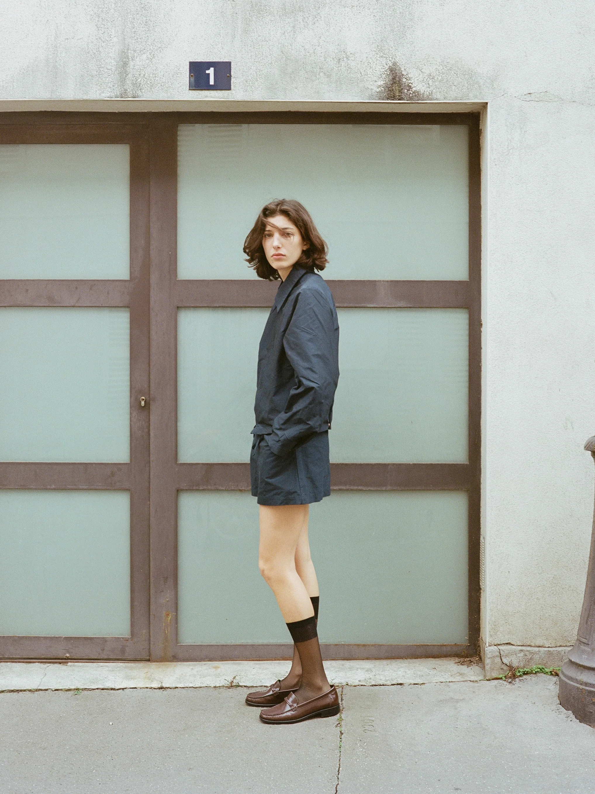 Elian in Chestnut - Image 6