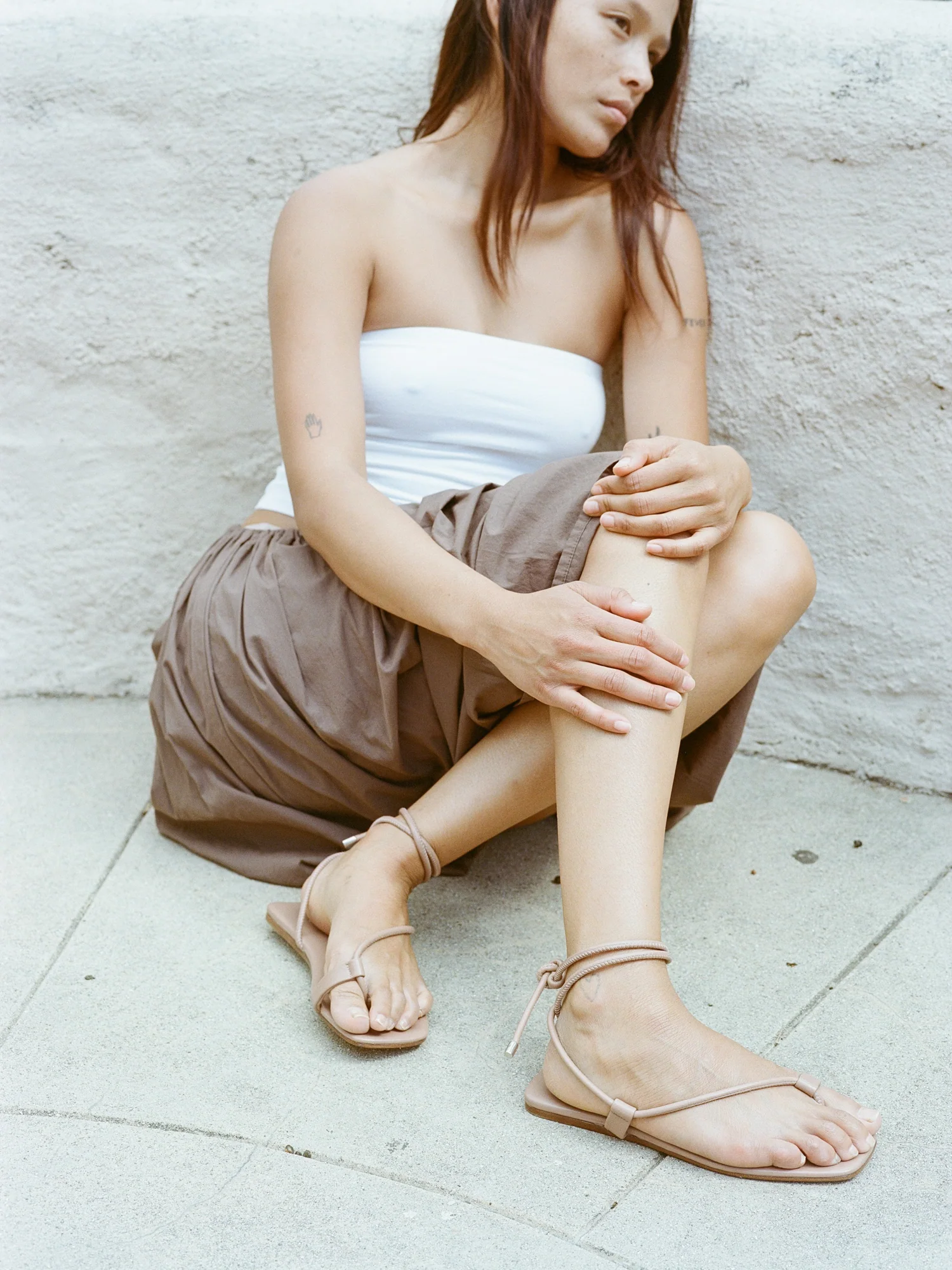 Elisa in Taupe - Image 5