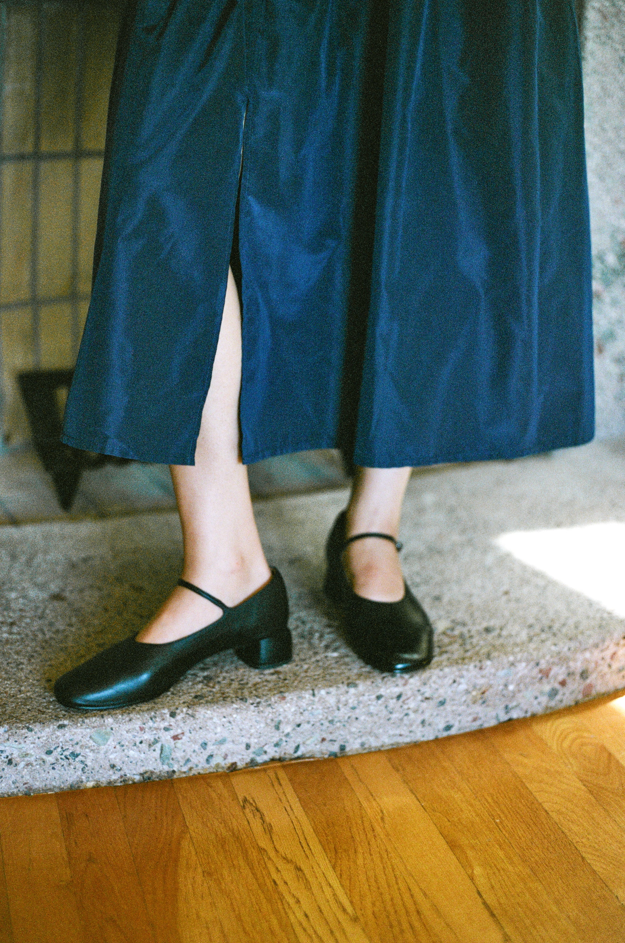 Ema in Black - Image 4