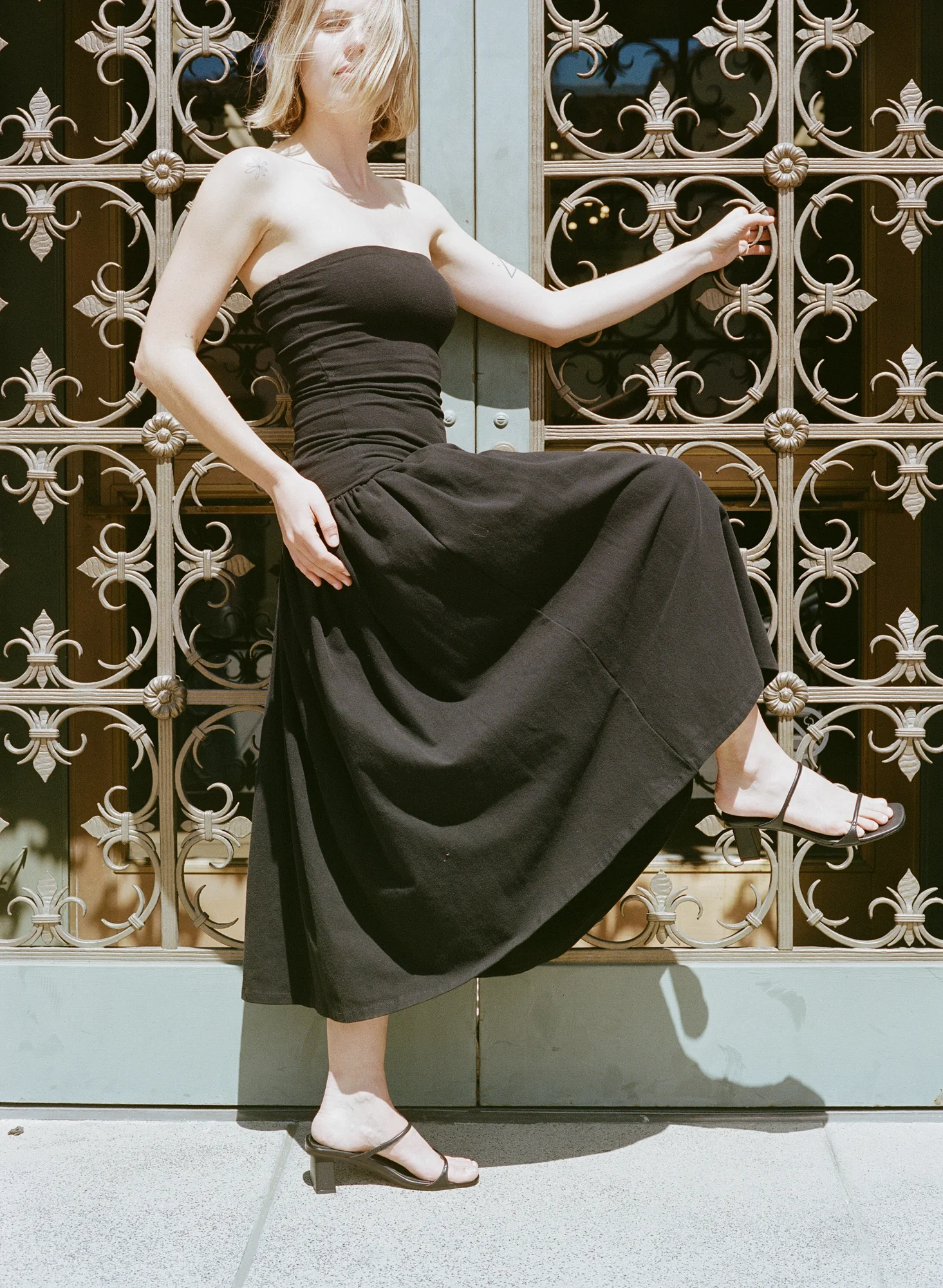 Gael in Black - Image 5