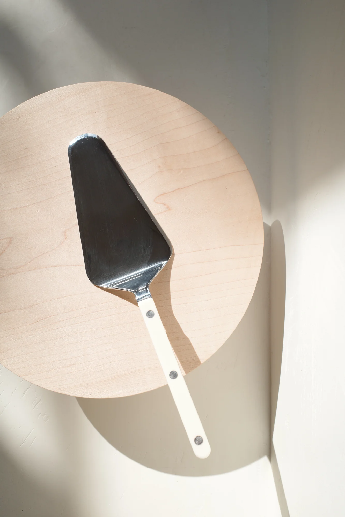 Ivory Tart Server - Image 2