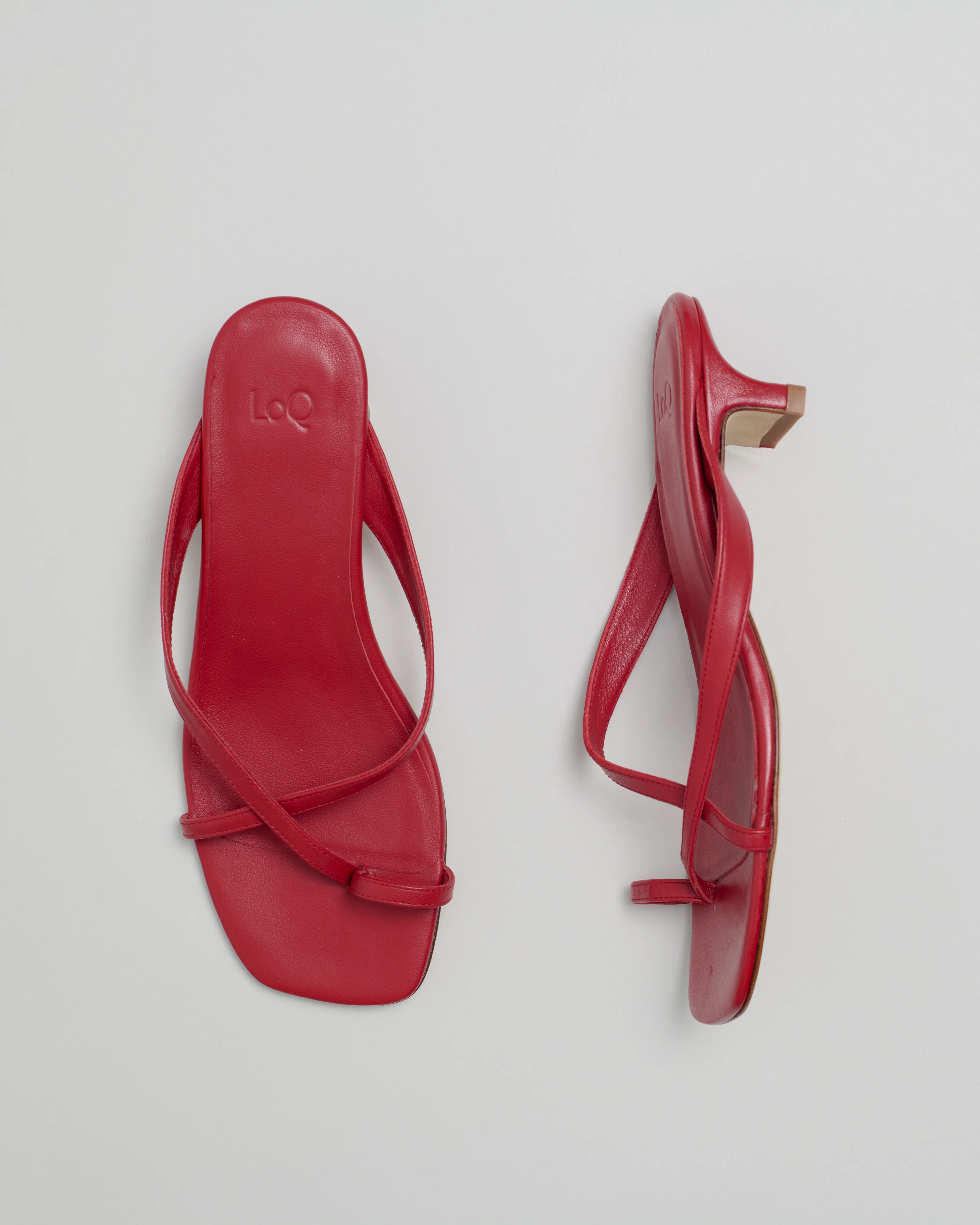 Manuela in Rojo - Image 2