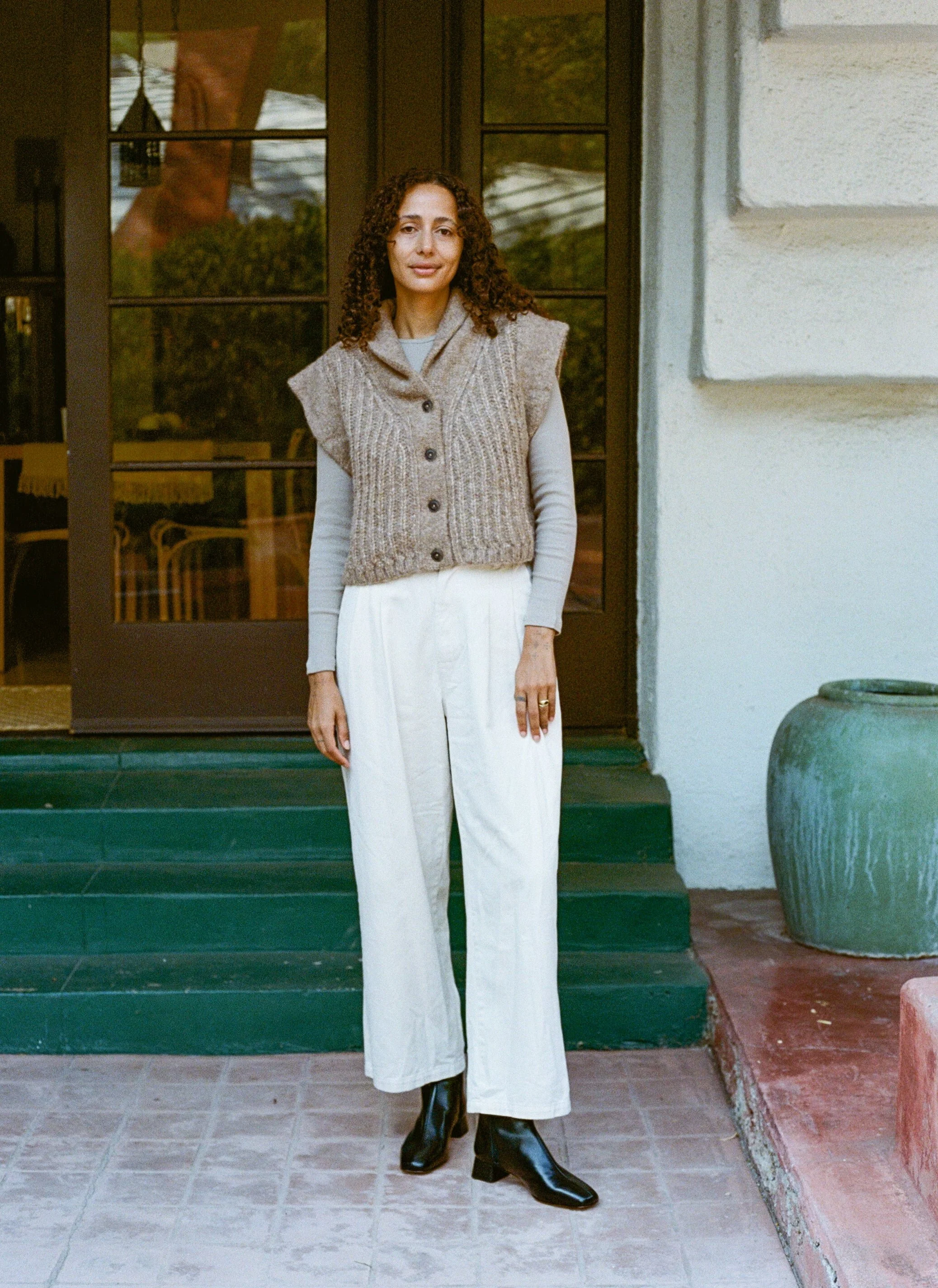 Osuna in Black - Image 3