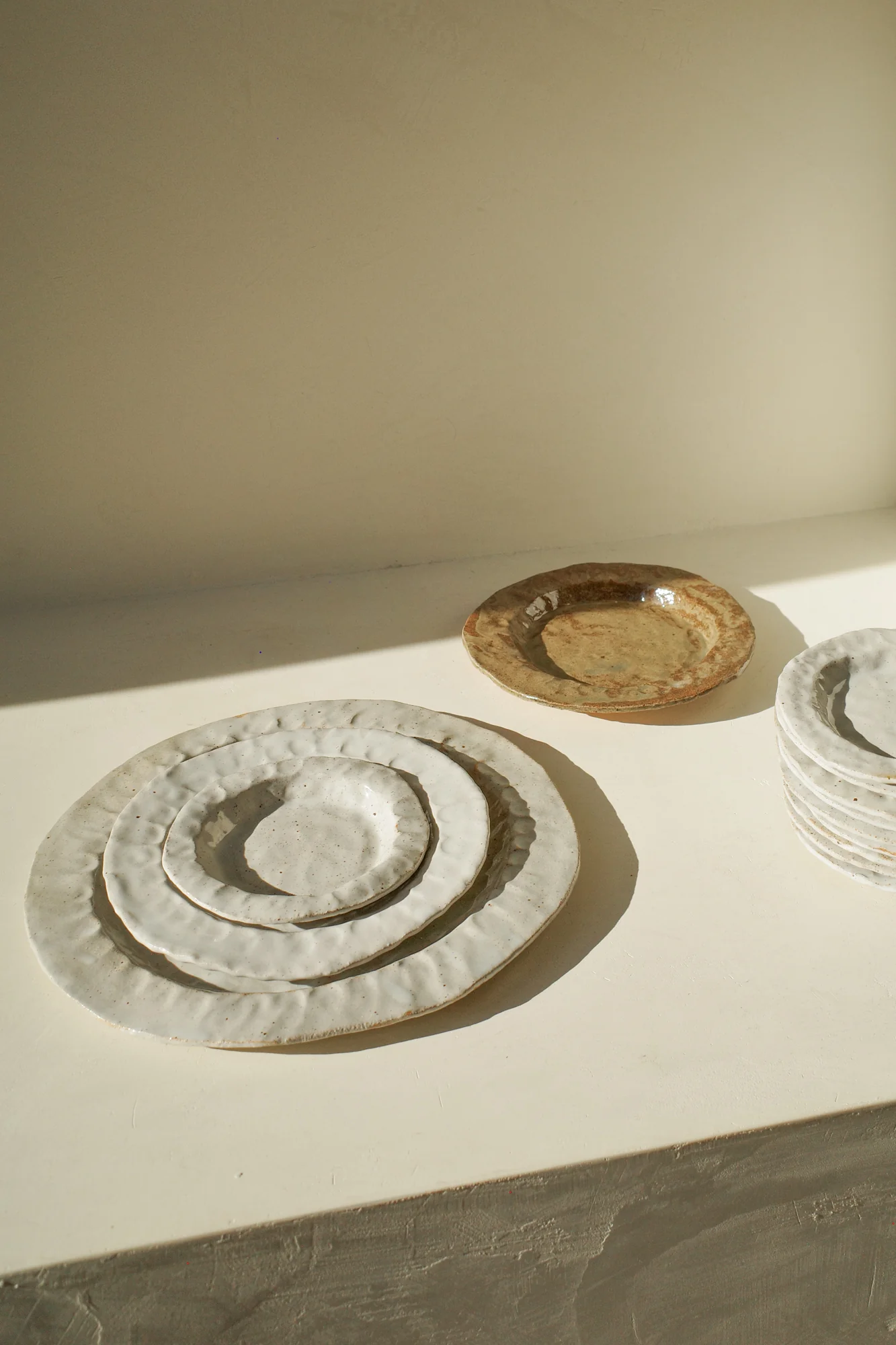 Plat in Chalk by Estudio Vernís - Image 10