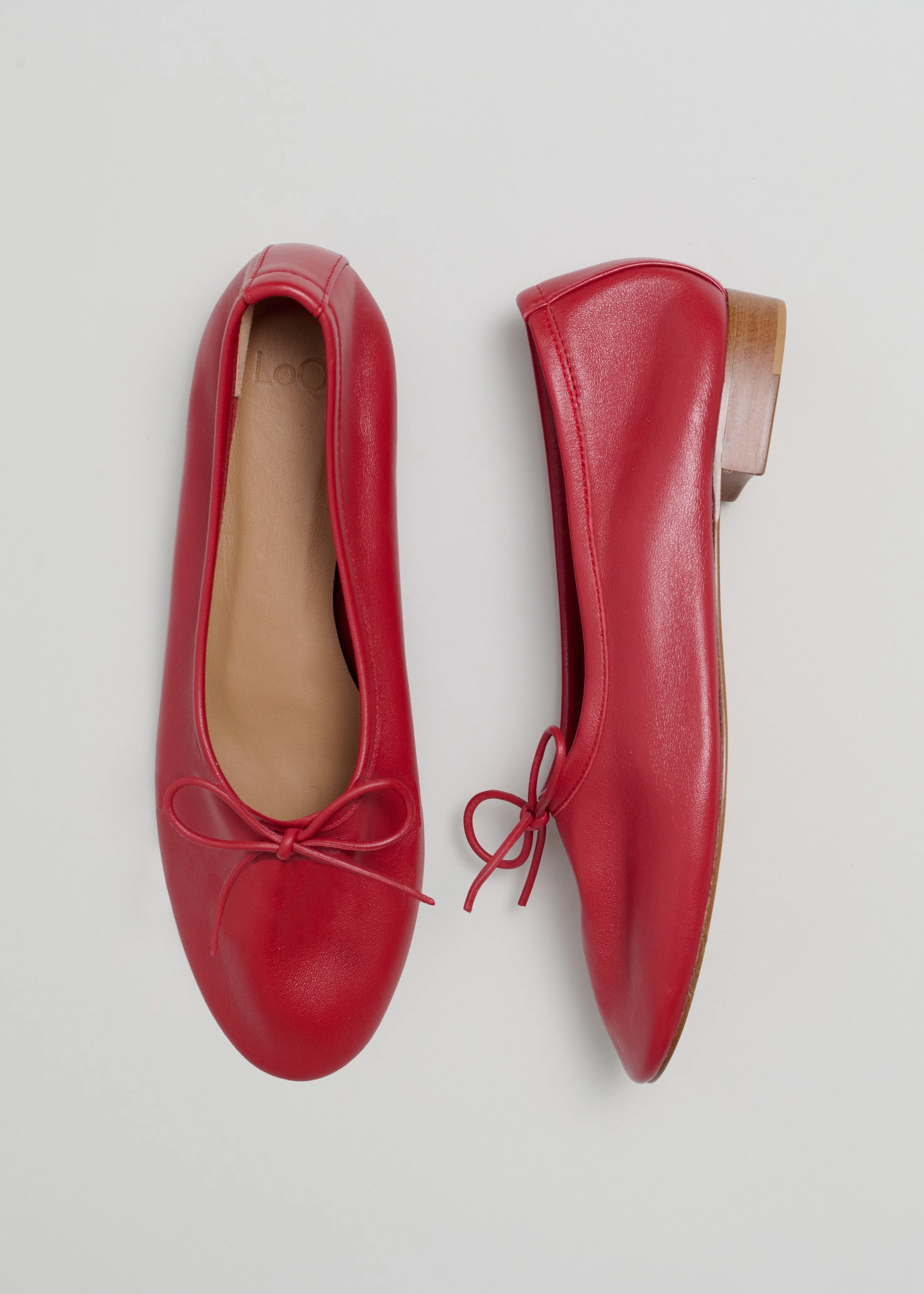 Valentina in Rojo - Image 2